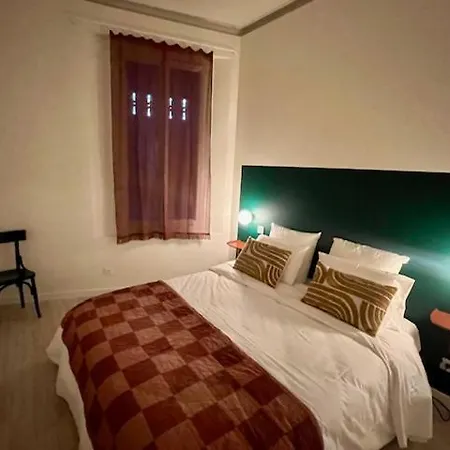 Apartment Arty Avec Patio Nimes