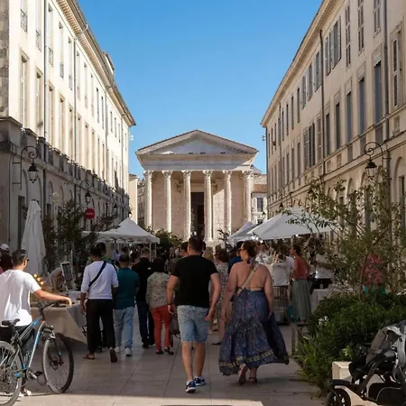 Arty Avec Patio Nîmes