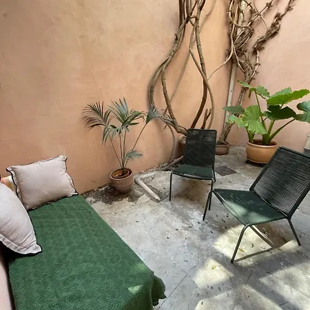 Arty Avec Patio * Nimes
